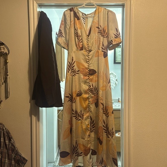 bohme Dresses & Skirts - Cream/tan Bohme fall stain feel women's Medium zipper back perfect for fall